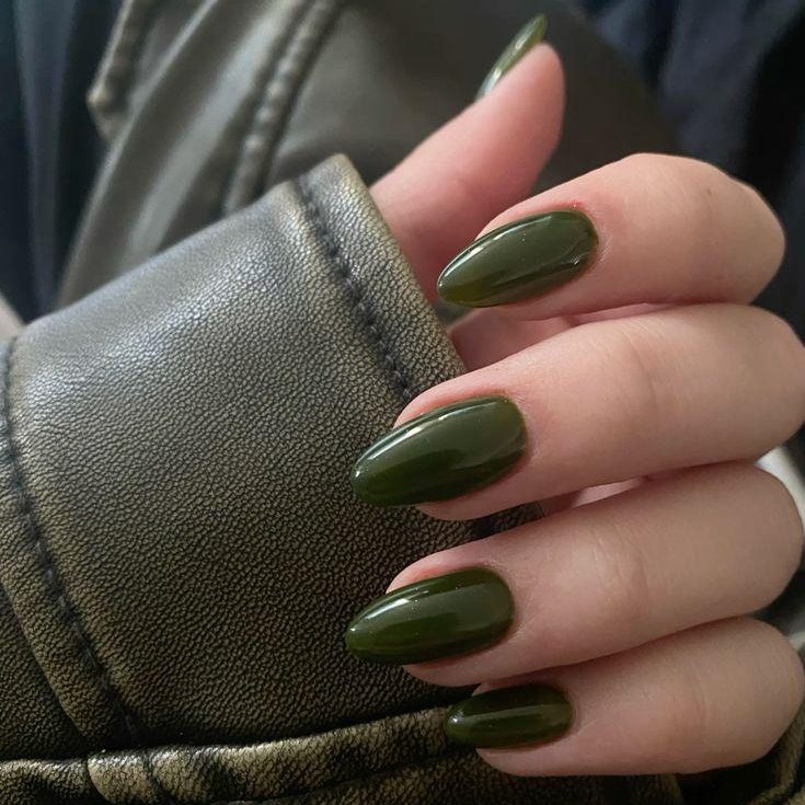 inspiraciosn de uñas verde olivo