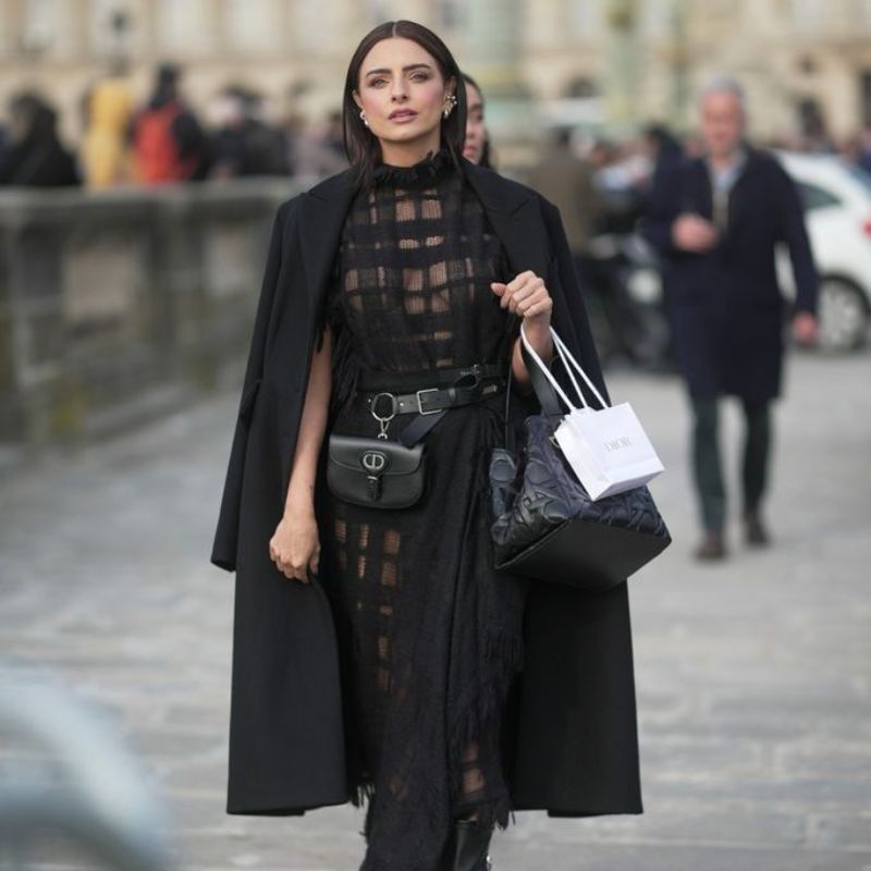 Aislinn Derbez para el show de Dior Paris Fashion Week