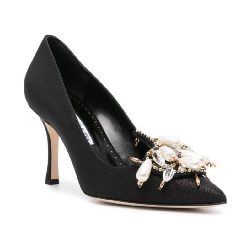 Prendas que Carrie Bradshaw usaría hoy de Farfetch Manolo Blahnik zapatillas Orientalia con tacón de 90mm