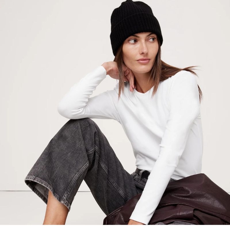 Básicas Blancas que Puedes Encontrar en Banana Republic Camiseta Cuello Redondo de Manga Larga