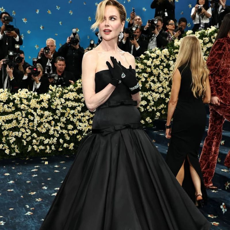 Nicole Kidman en Balenciaga, estilizada por Jason Bolden