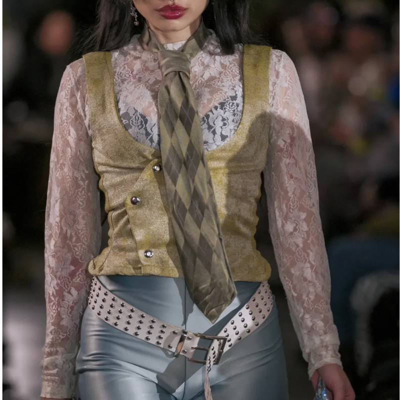 Pasarela de moda Subterránea muestra diseño contemporáneo en San José, Costa Rica